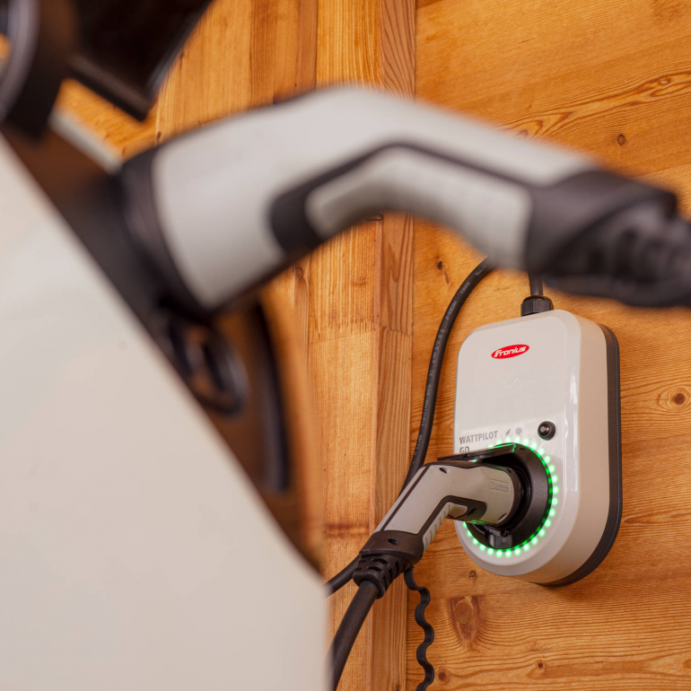 Statie incarcare auto electrica / hibrid plug-in Fronius Wattpilot GO 11 J